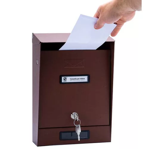 Silmec-Prima kerítésen kívüli postaláda