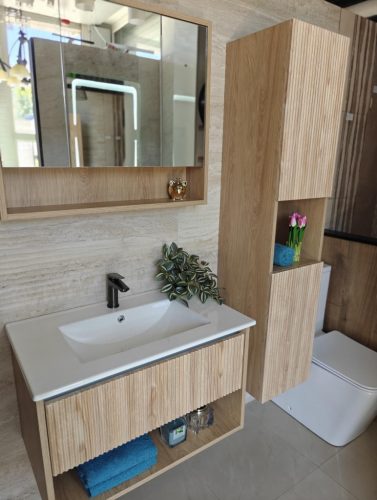 TMP SLIM STRIPE tükrös szekrény - 60 x 65 cm