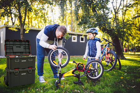 Keter Stack’N’Roll doboz hordozható rendszer