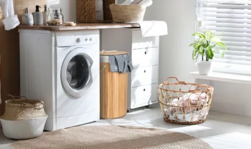 G21 szennyeskosár 55 l, bambusz kerek fehér kosárral