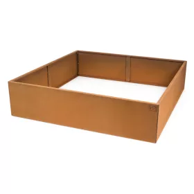 G21 Corten magaságyás, 132 × 32 × 132 cm.