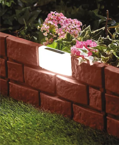 Szegély GB004, 45 x 29 cm, műanyag, Solar, LED, csomag. 4 db, hossza kb. 1,80 m