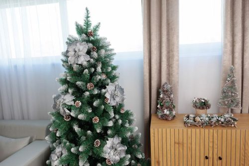 Kvet MagicHome Vianoce, Poinssetia, striebornÃ¡, stonka, veÄ¾kosÅ¥ kvetu: 35 cm