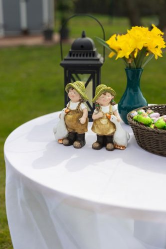 Dekoráció MagicHome, Fiú libával barna ruhában, kerámia, 6,5x12,5x19 cm